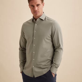 green jersey shirt van Vanguard